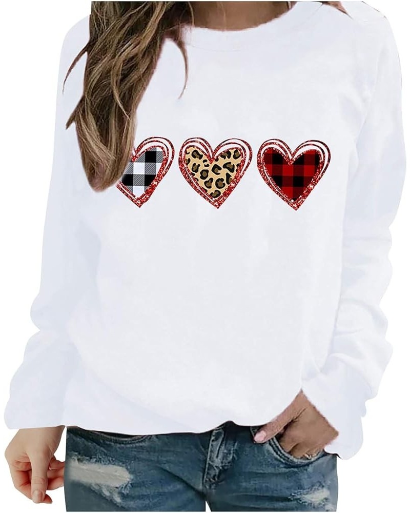 Valentine's Day Long Sleeve Shirts Women Cute Gnome Holding Heart T-Shirt Casual Crew Neck Tops Holiday Blouses 2024 01white ...